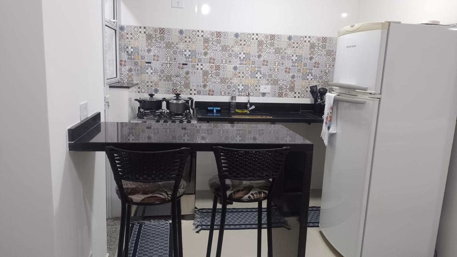 Casa Sete Enseada Ar Cond Suite E Estacionamento Gratis E Uma Otima Localizacao Na Enseada 과루자 외부 사진