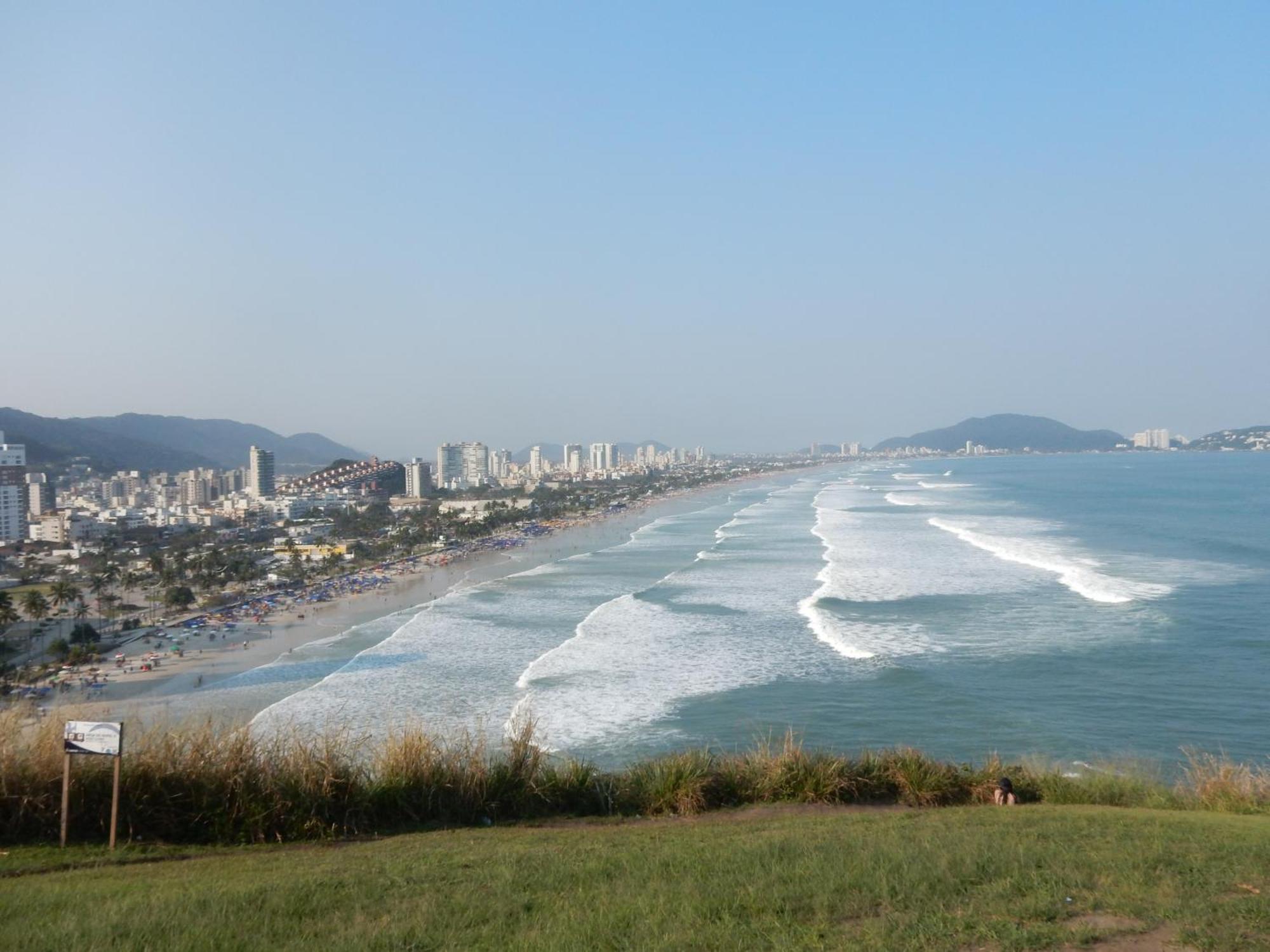 Casa Sete Enseada Ar Cond Suite E Estacionamento Gratis E Uma Otima Localizacao Na Enseada 과루자 외부 사진